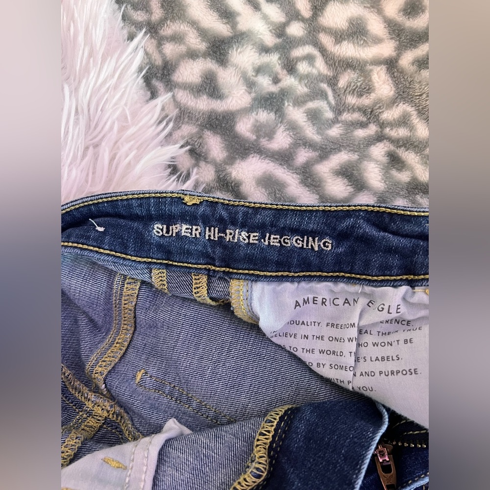 American Eagle Super Hi-Rise Jegging - Picture 5 of 5